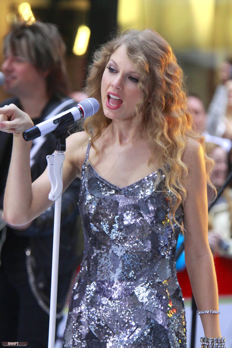 Taylor Swift at The Today Show — photo 400