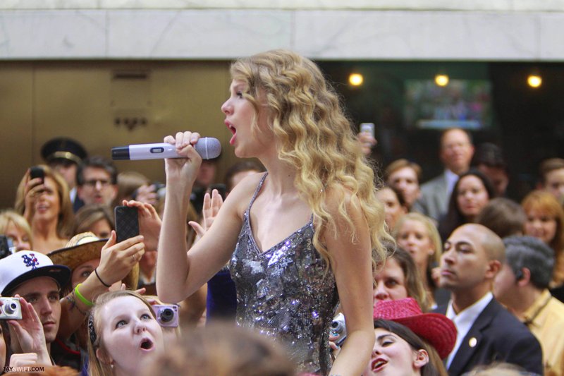 Taylor Swift at The Today Show — photo 401