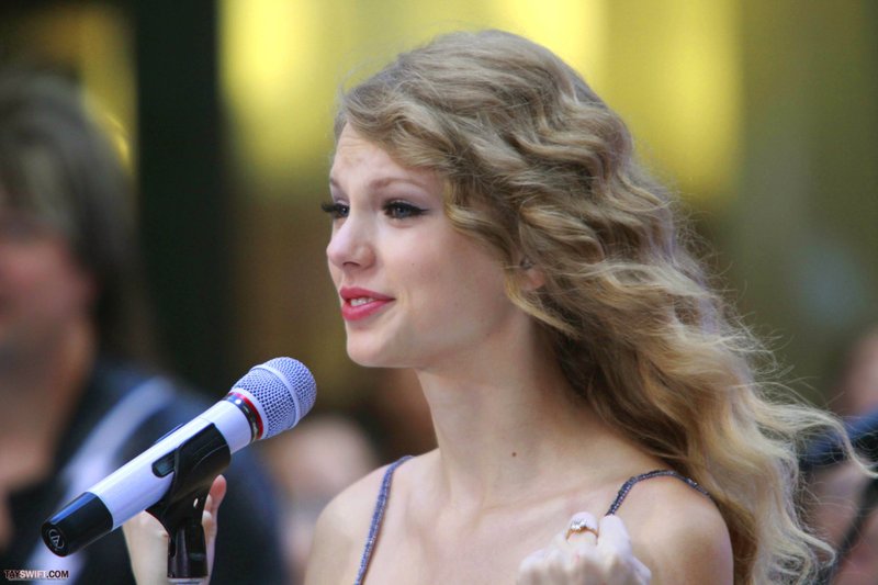 Taylor Swift at The Today Show — photo 402