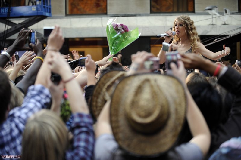 Taylor Swift at The Today Show — photo 412