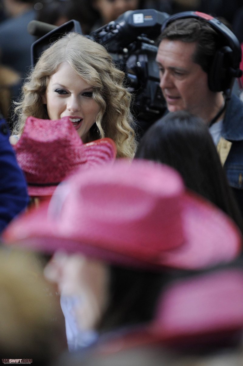 Taylor Swift at The Today Show — photo 419