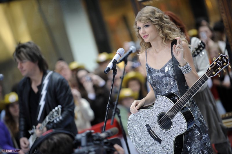 Taylor Swift at The Today Show — photo 420
