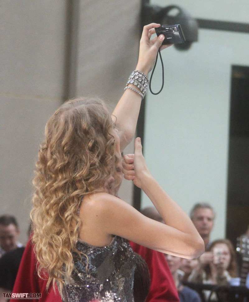 Taylor Swift at The Today Show — photo 428