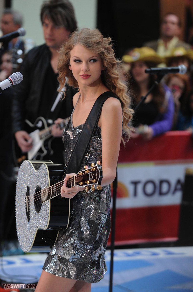 Taylor Swift at The Today Show — photo 445