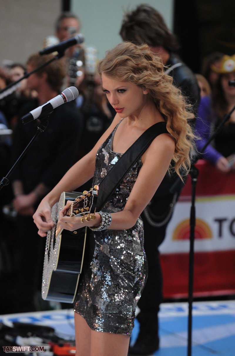 Taylor Swift at The Today Show — photo 451