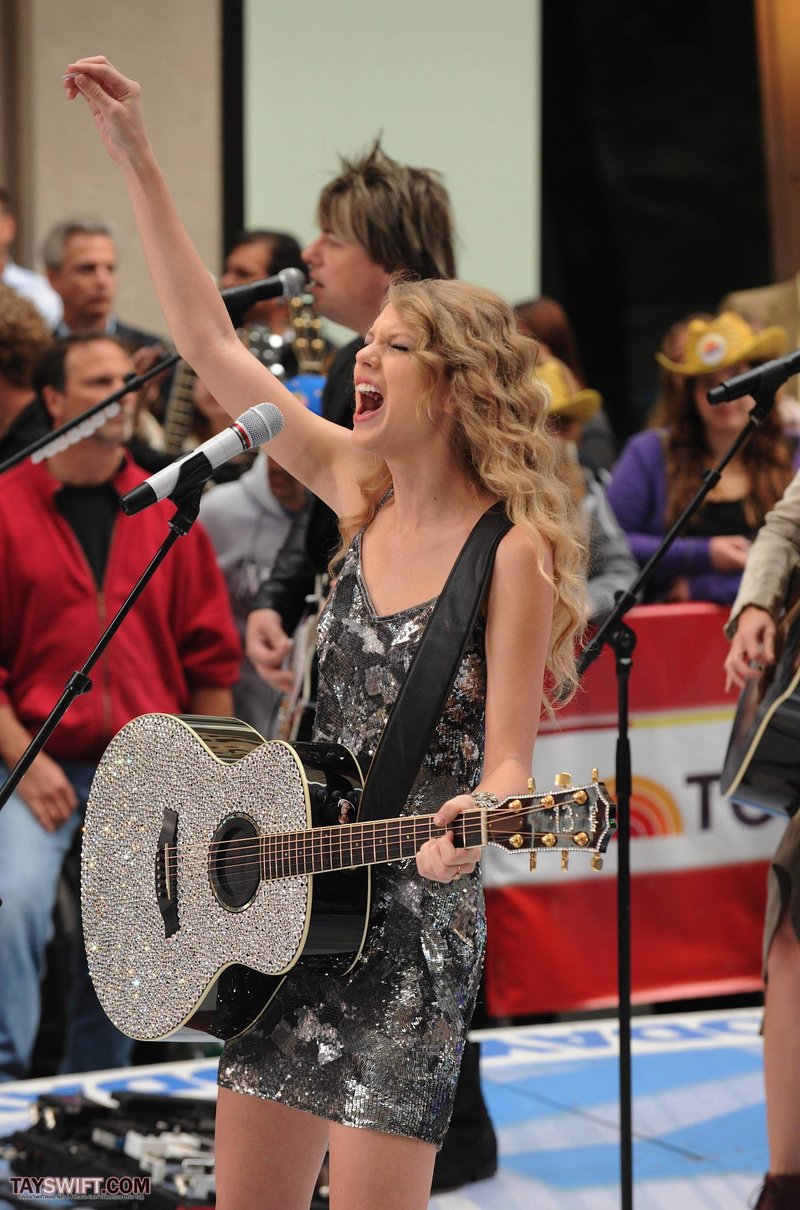 Taylor Swift at The Today Show — photo 455