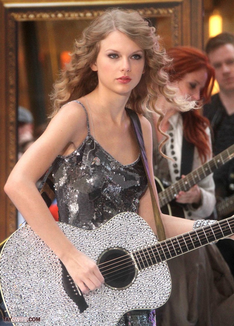Taylor Swift at The Today Show — photo 523