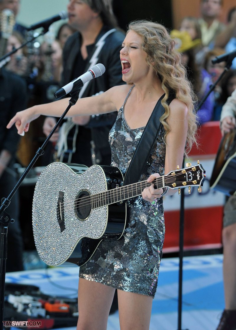 Taylor Swift at The Today Show — photo 574