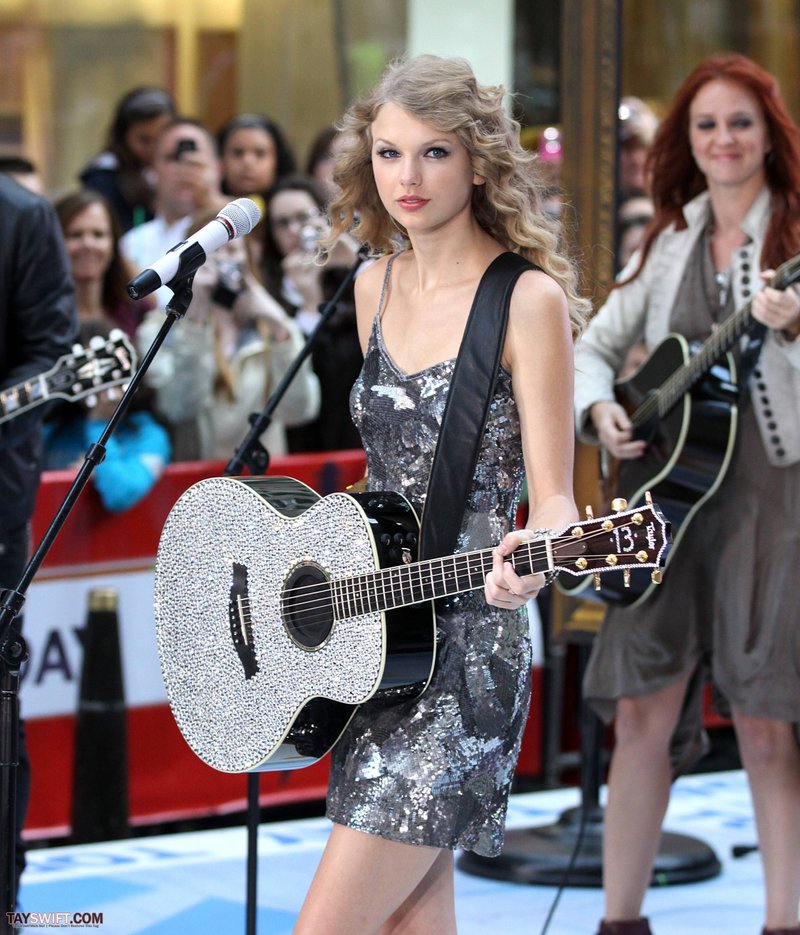 Taylor Swift at The Today Show — photo 590