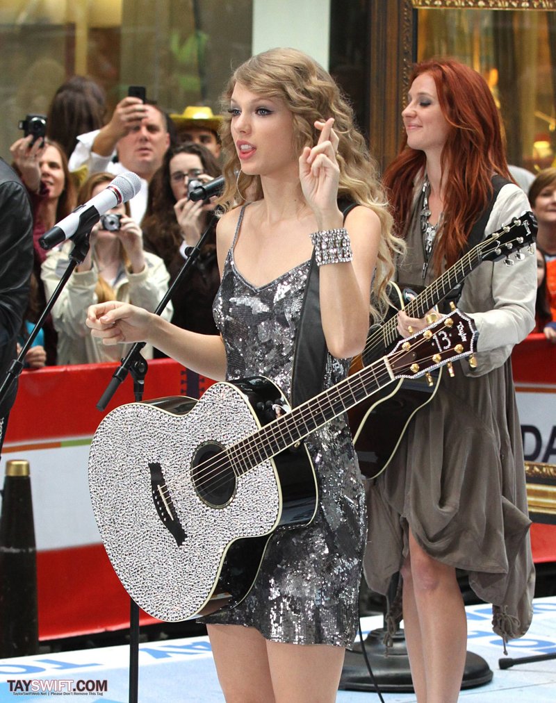 Taylor Swift at The Today Show — photo 602