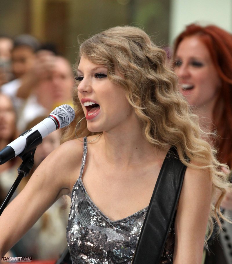 Taylor Swift at The Today Show — photo 604