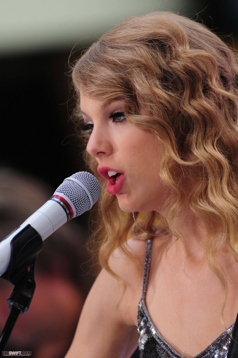 Taylor Swift at The Today Show — photo 679