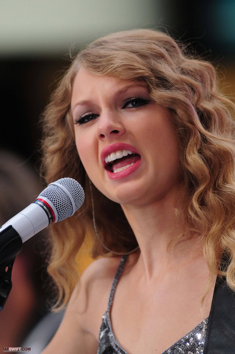 Taylor Swift at The Today Show — photo 681