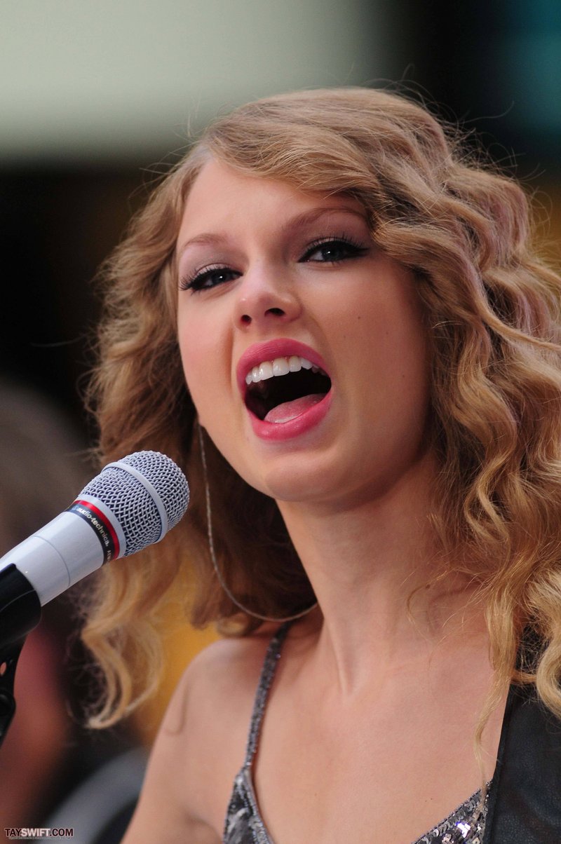 Taylor Swift at The Today Show — photo 682