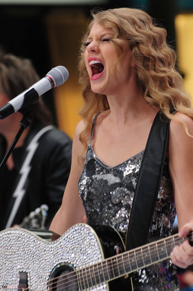 Taylor Swift at The Today Show — photo 694