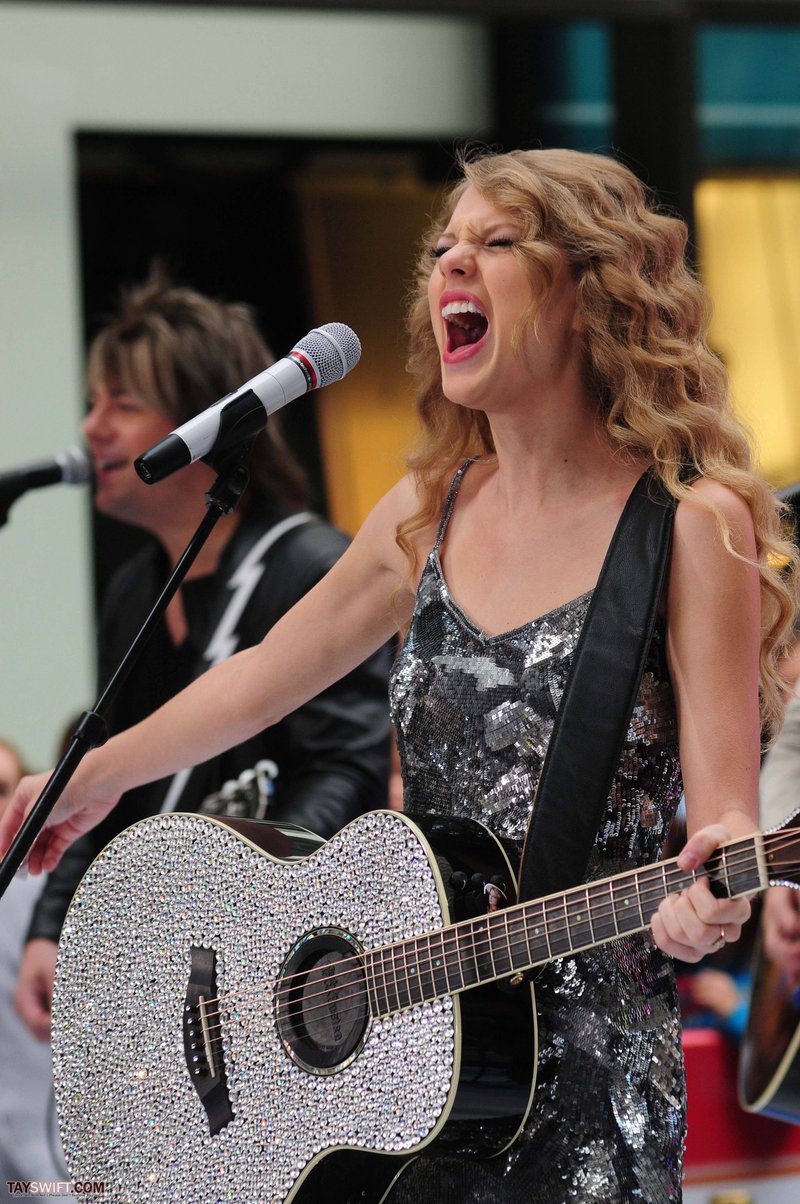 Taylor Swift at The Today Show — photo 695