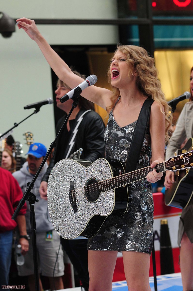 Taylor Swift at The Today Show — photo 696