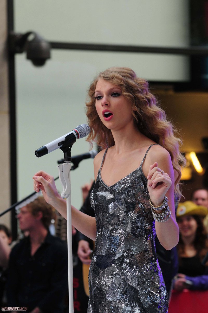 Taylor Swift at The Today Show — photo 699