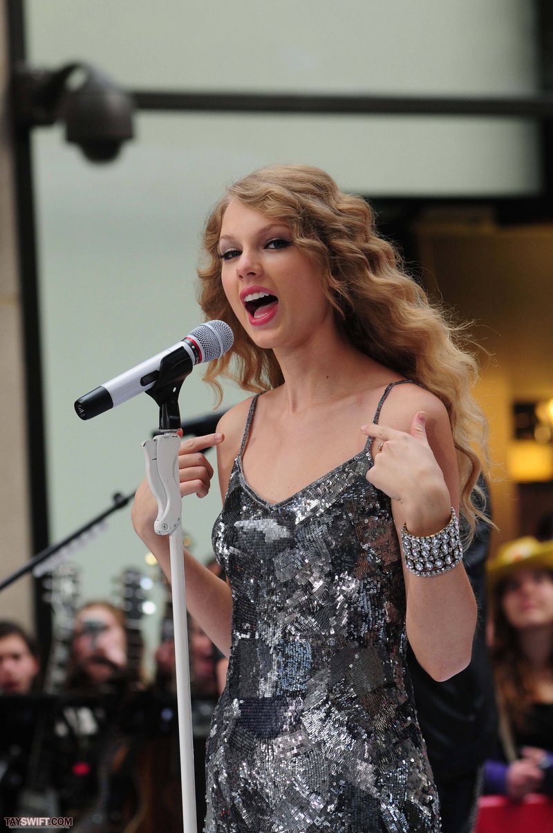 Taylor Swift at The Today Show — photo 702