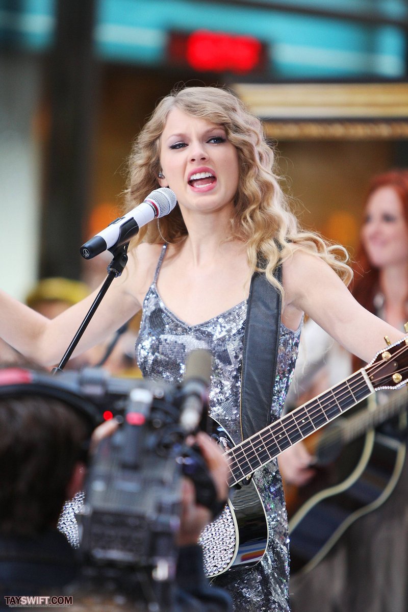 Taylor Swift at The Today Show — photo 765