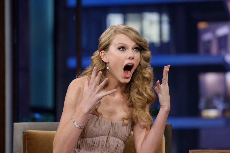 Taylor Swift at The Tonight Show With Jay Leno — photo 3