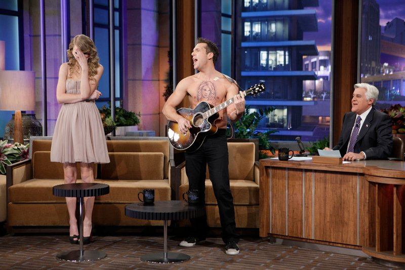 Taylor Swift at The Tonight Show With Jay Leno — photo 5