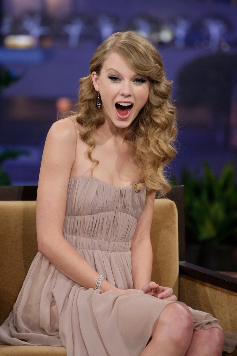 Taylor Swift at The Tonight Show With Jay Leno — photo 12