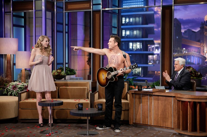 Taylor Swift at The Tonight Show With Jay Leno — photo 15
