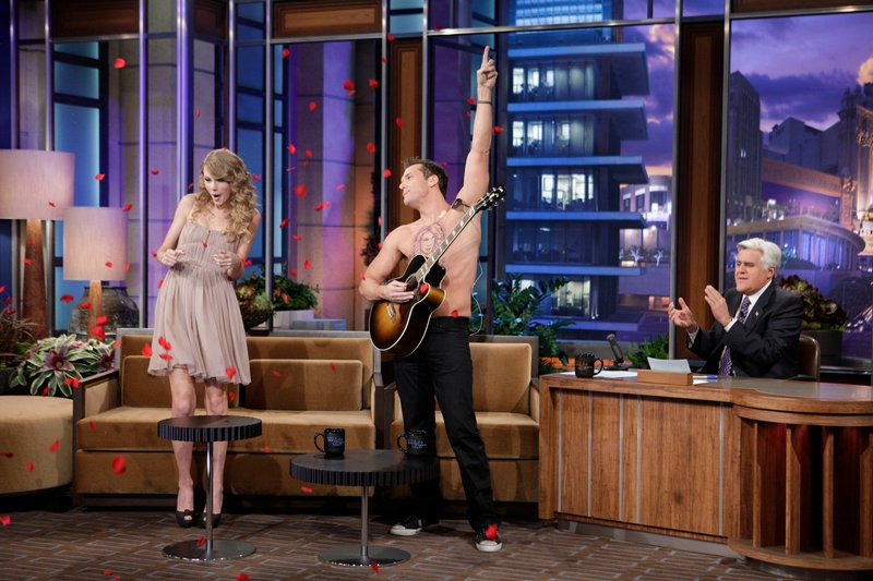 Taylor Swift at The Tonight Show With Jay Leno — photo 16