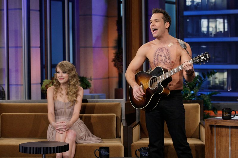 Taylor Swift at The Tonight Show With Jay Leno — photo 18