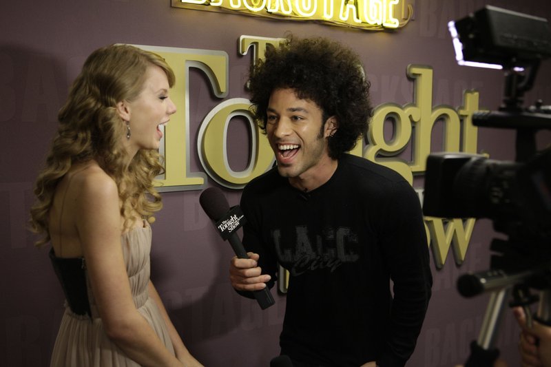 Taylor Swift at The Tonight Show With Jay Leno — photo 30