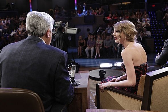 Taylor Swift at The Tonight Show With Jay Leno — photo 13