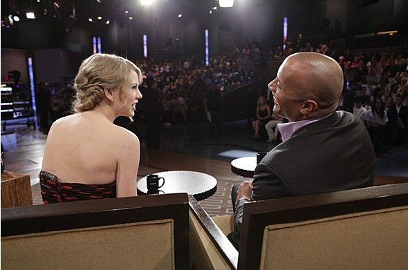 Taylor Swift at The Tonight Show With Jay Leno — photo 14