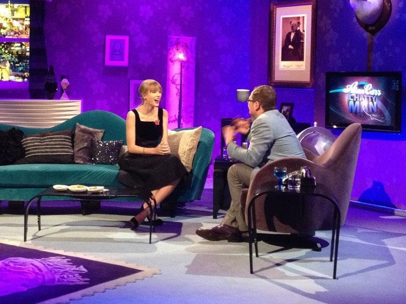 Taylor Swift at Alan Carr: Chatty Man — photo 7