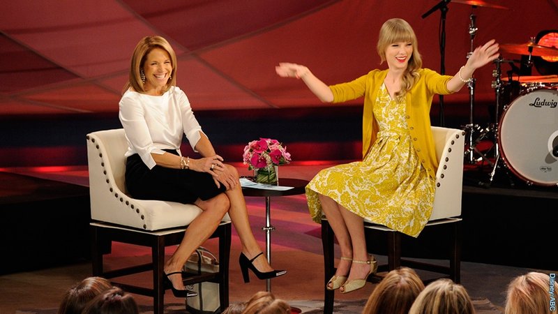 Taylor Swift at Katie — photo 22