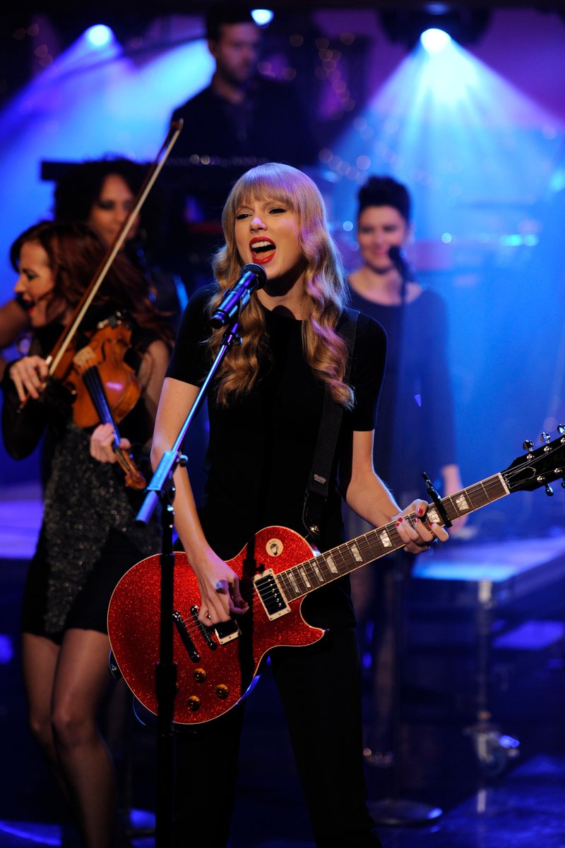 Taylor Swift at The Late Show with David Letterman — photo 9
