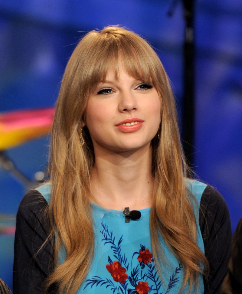 Taylor Swift at The Tonight Show With Jay Leno — photo 4