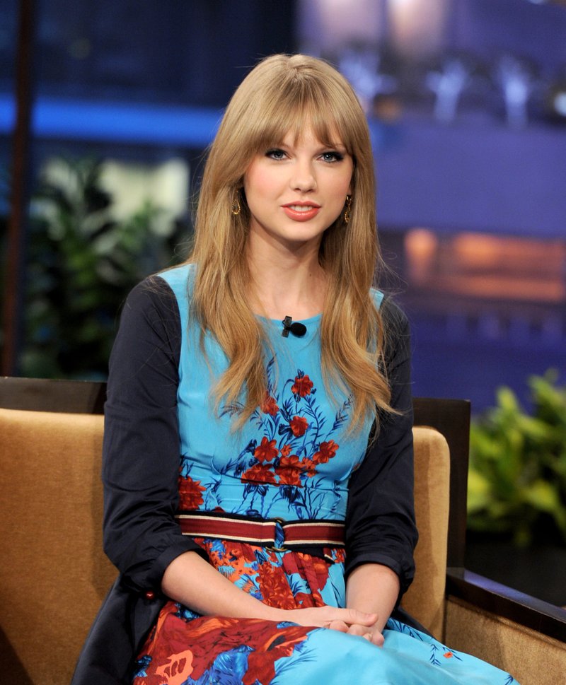 Taylor Swift at The Tonight Show With Jay Leno — photo 5