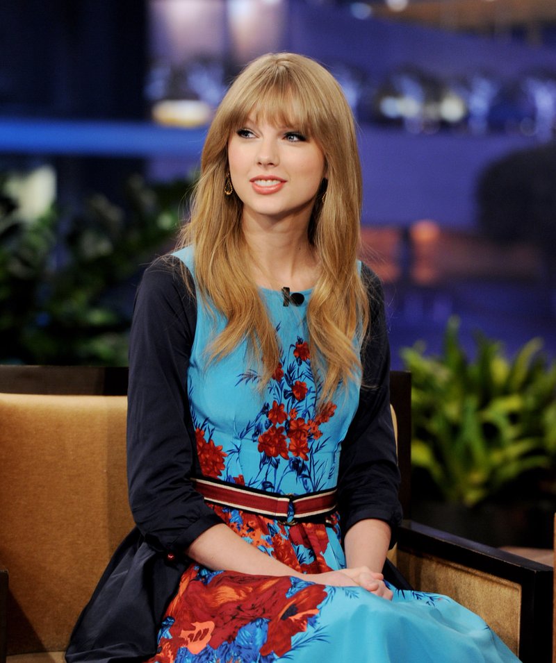 Taylor Swift at The Tonight Show With Jay Leno — photo 7