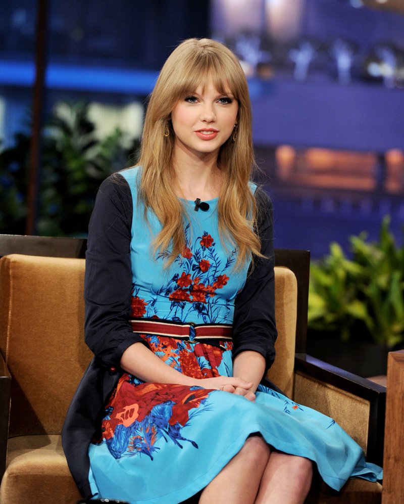 Taylor Swift at The Tonight Show With Jay Leno — photo 11
