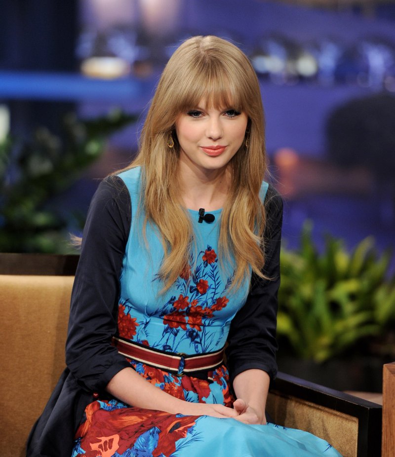 Taylor Swift at The Tonight Show With Jay Leno — photo 13