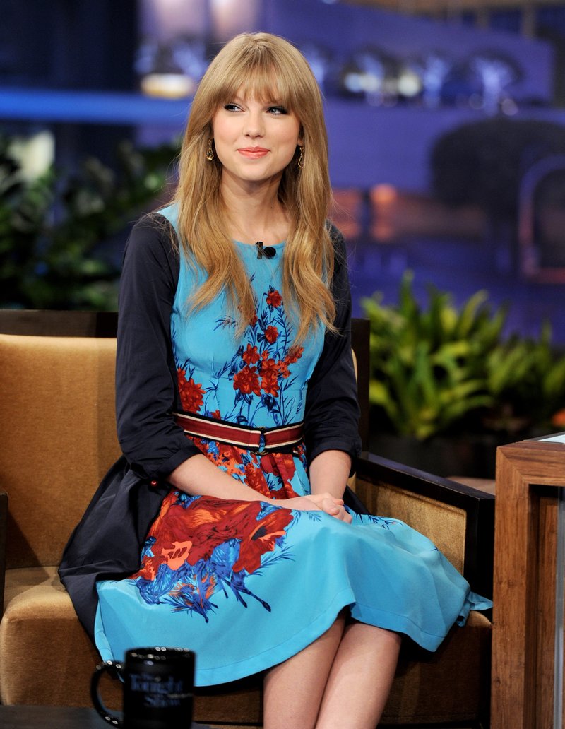 Taylor Swift at The Tonight Show With Jay Leno — photo 14