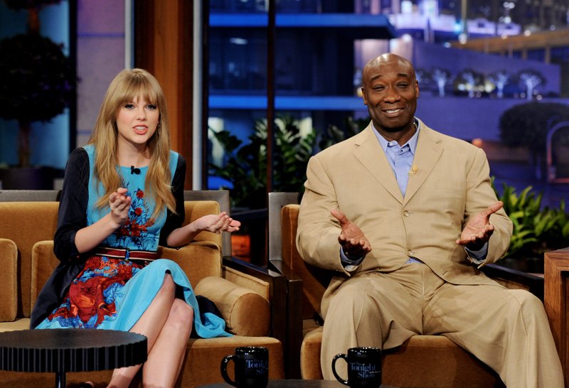 Taylor Swift at The Tonight Show With Jay Leno — photo 20