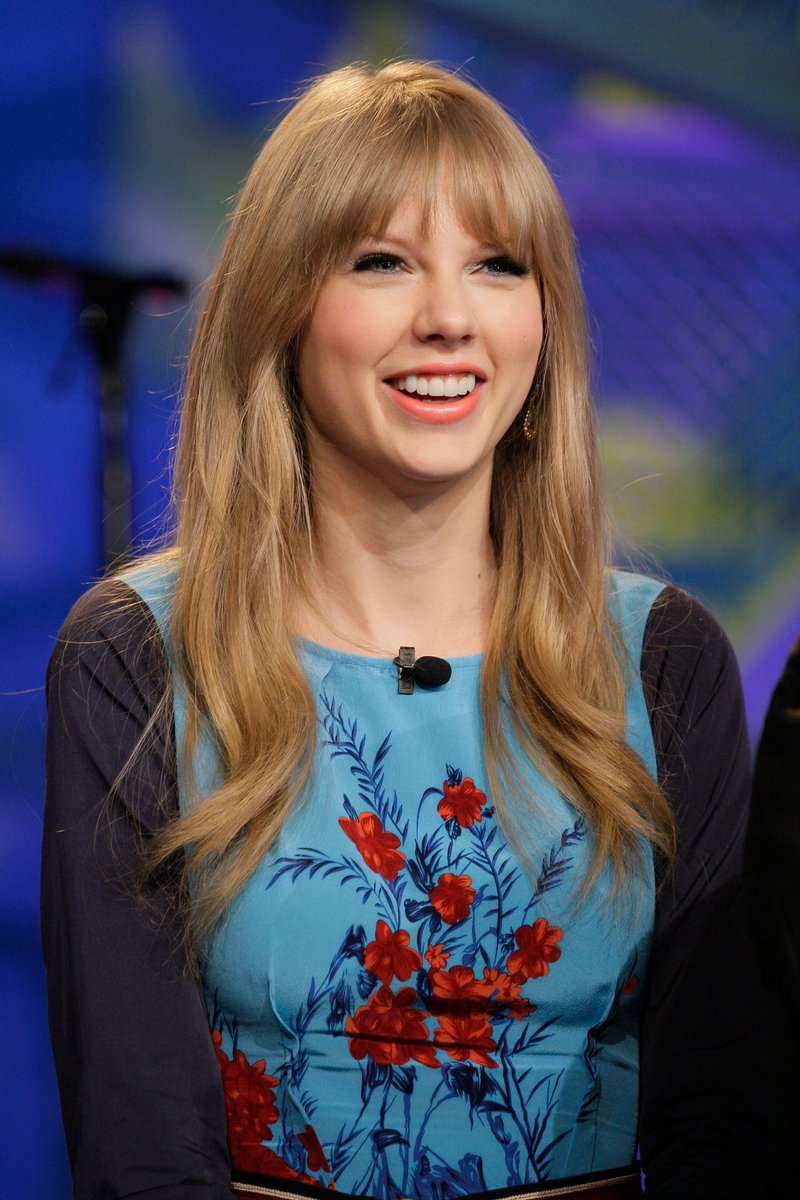Taylor Swift at The Tonight Show With Jay Leno — photo 53