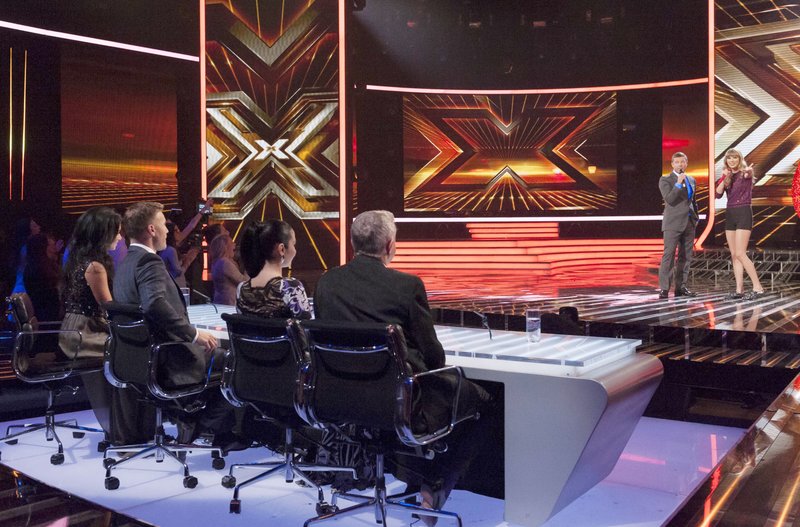 Taylor Swift at The X Factor UK — photo 5