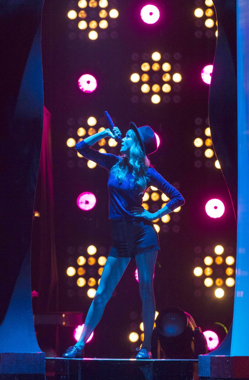 Taylor Swift at The X Factor UK — photo 32