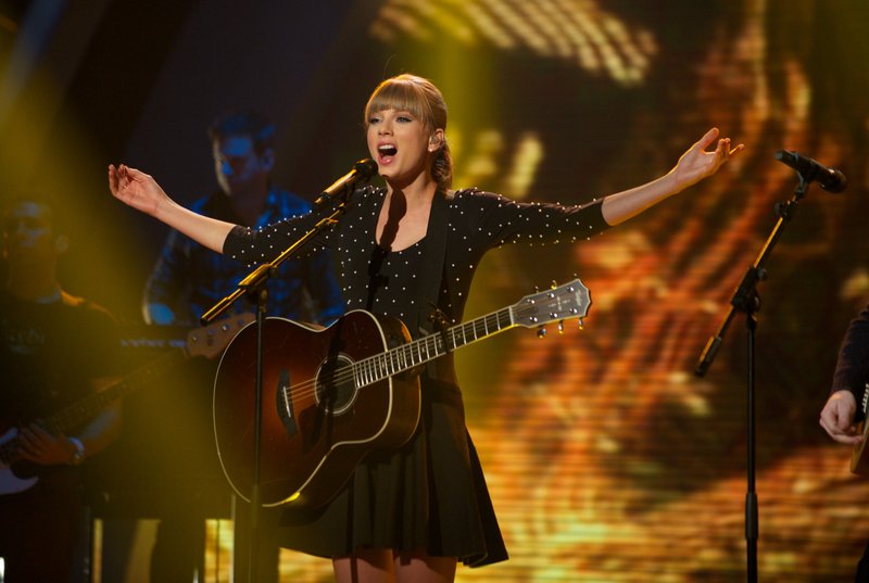 Taylor Swift at Britain's Got Talent — photo 3