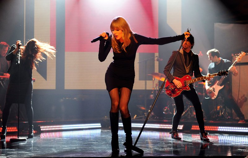 Taylor Swift at The Graham Norton Show — photo 3