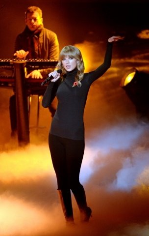 Taylor Swift at X Factor UK — photo 34