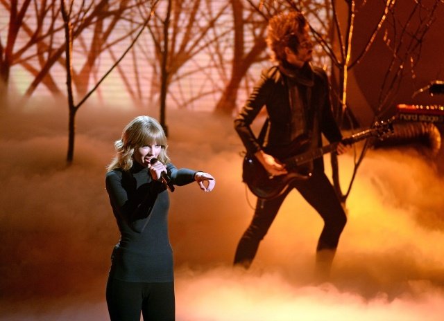 Taylor Swift at X Factor UK — photo 35
